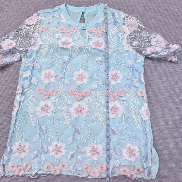 Floral Embroidered Sheer Overlay Tunic Blouse Keyhole Light Turquois Silver XXL - Picture 9 of 11